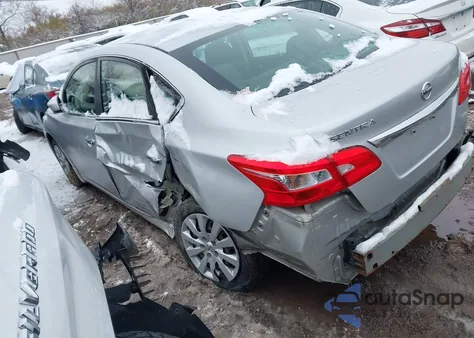 2017 Nissan Sentra S z USA, uszkodzony, nr VIN 3N1AB7AP7HY372121
